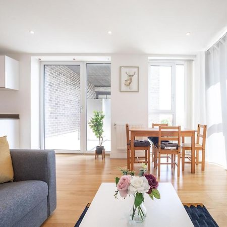La Creme 1 Bed Apartment - Canning Town London Exterior photo